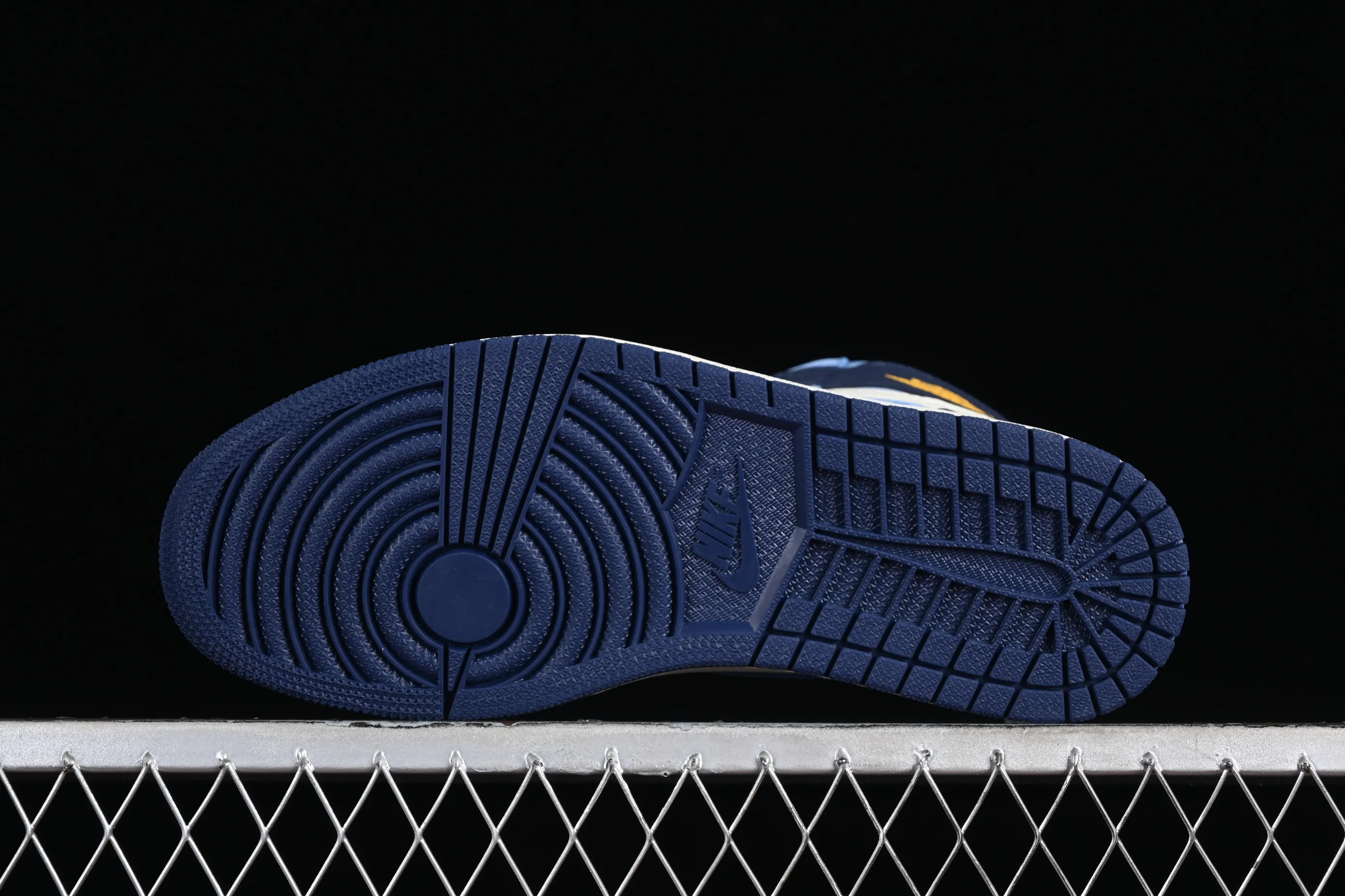 All categories Air Jordan Jordan series basketball shoes Air Jordan 1 High Air Jordan 1 High OG "First in Flight" AJ1 Joe 1 Obsidian 2.0 high-top basketball shoes FD2596-400